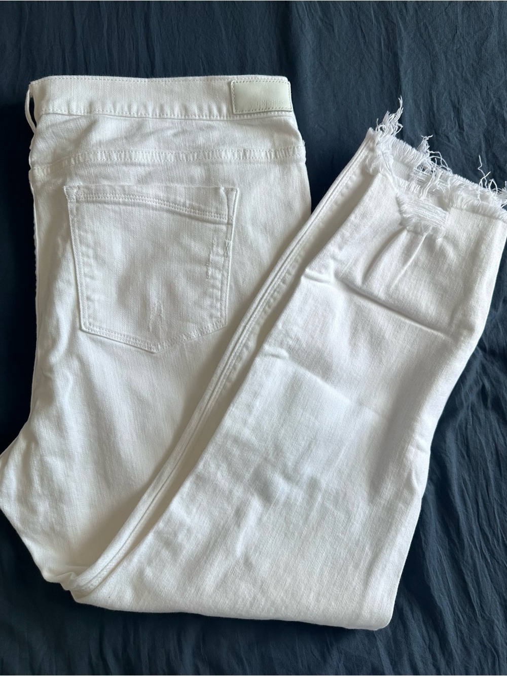 Express White Frayed Hem Ankle Jeans - Size 18R